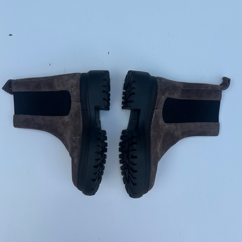 MAGUIRE - ‚Corticella’ Taupe Slate Suede Chelsea Boots - Size 5.5 - NEVER WORN - Picture 6 of 10